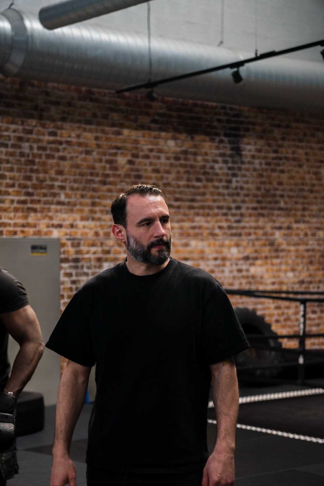 Portrait de Mental ADN (Karim Ghassal) en salle de sport