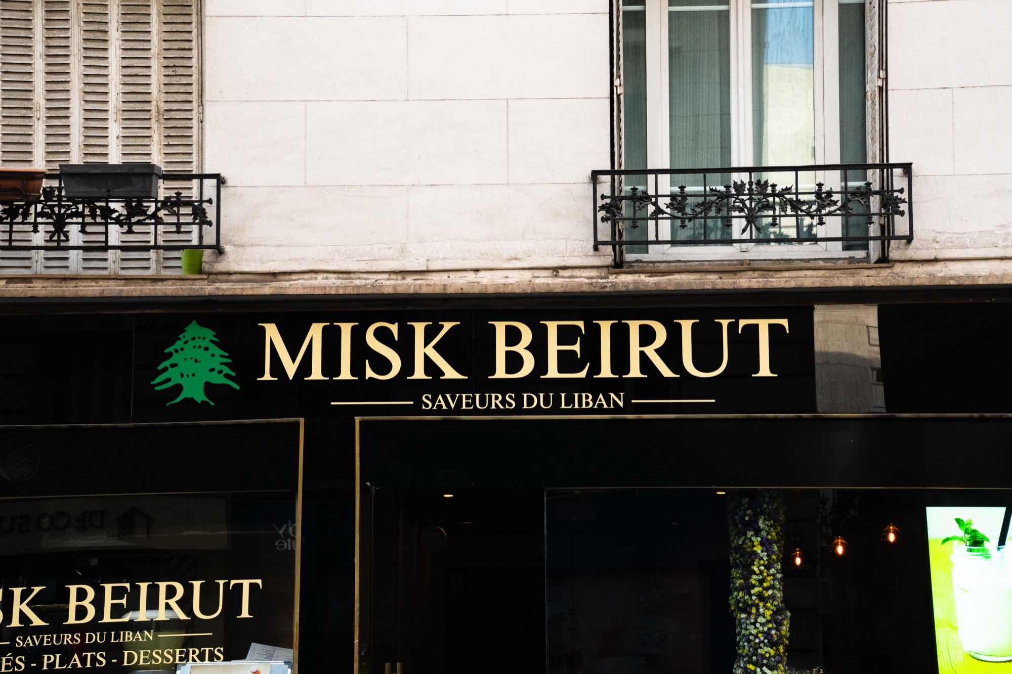Façade et enseigne du restaurant Misk Beirut